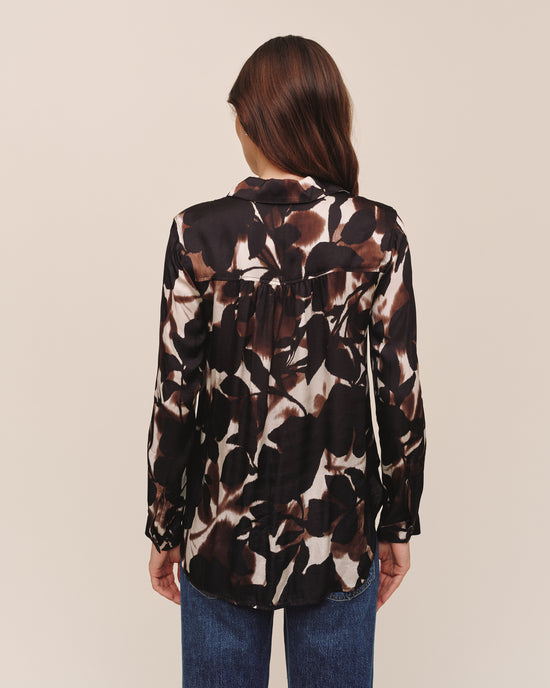 Bella Dahl Long Sleeve Round Hem Button Down - Shadow Floral Print View 2