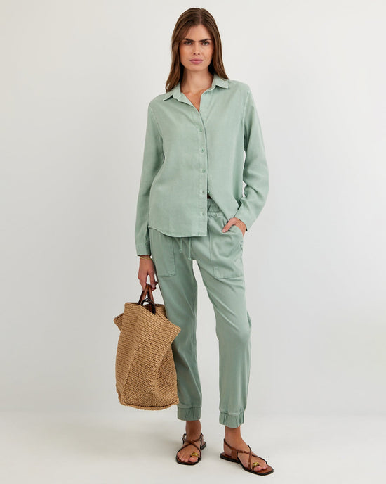Bella Dahl Classic Button Down - Oasis Green