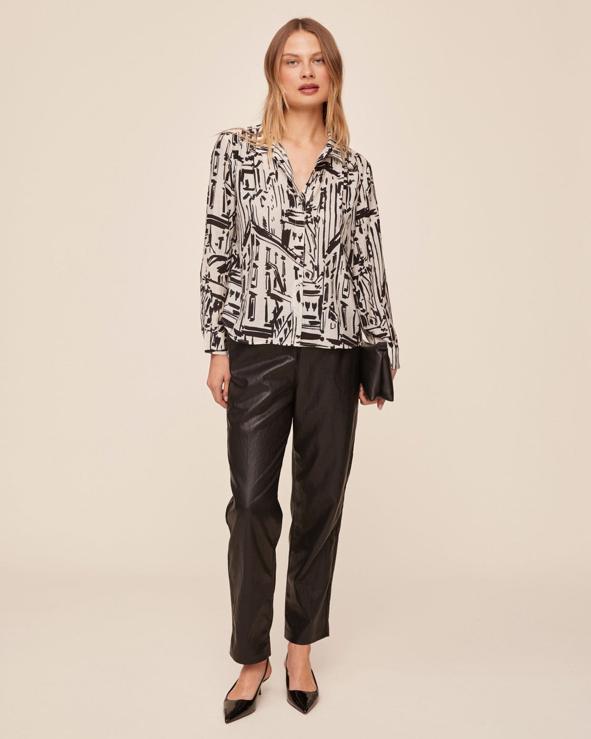 Long Sleeve Shirred Shoulder Shirt - Metropolitan Print