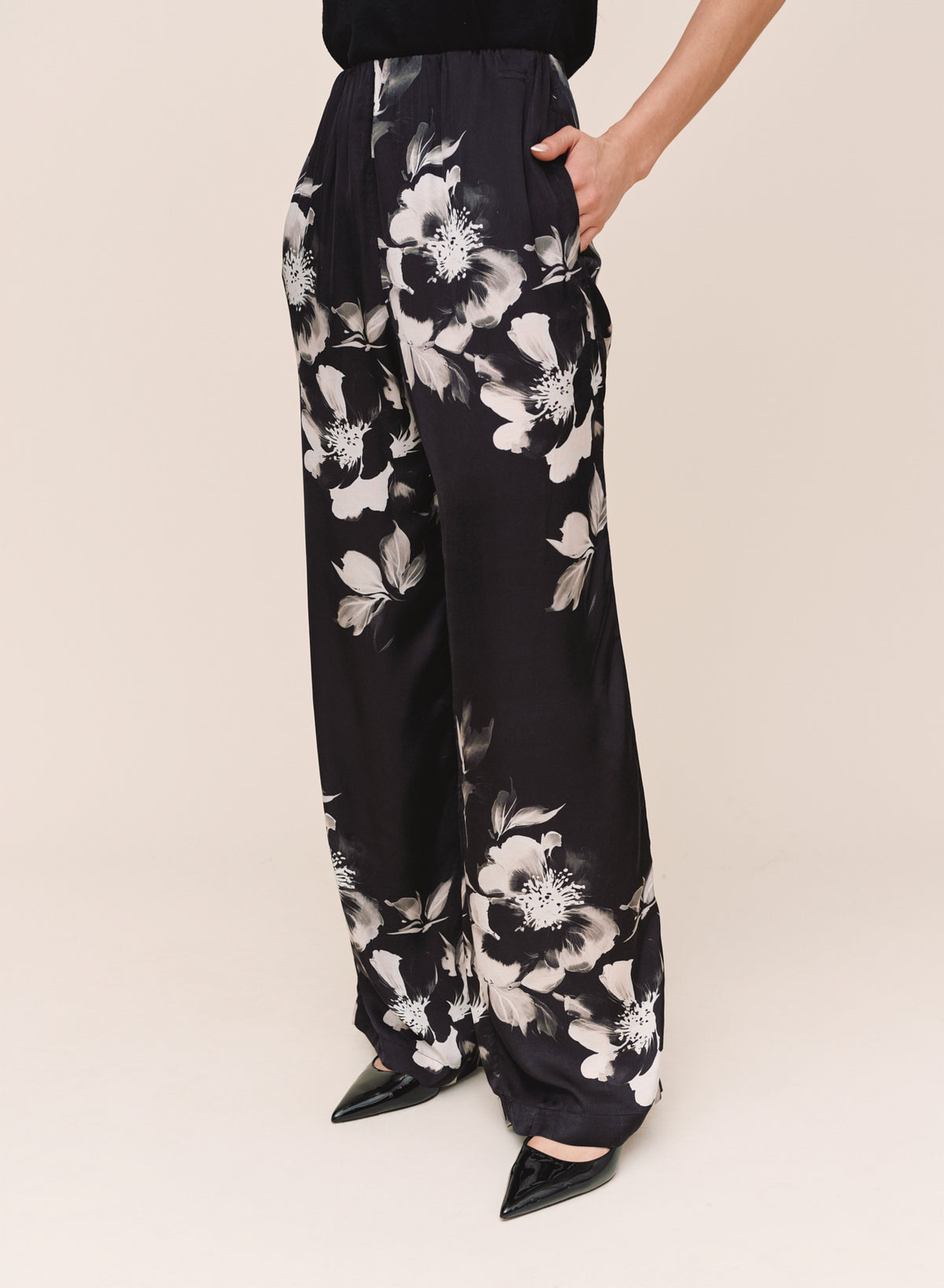 Clean Bias Pant - Noir Bloom Print
