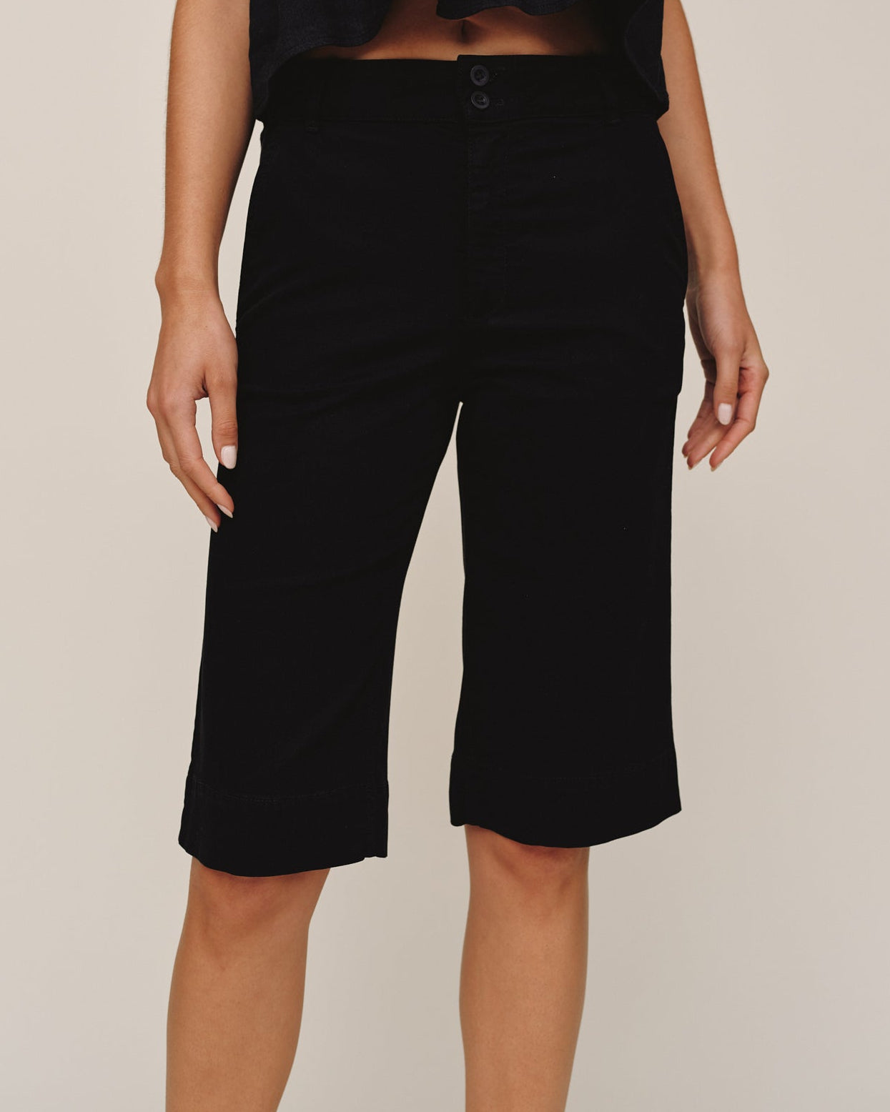 Saige Bermuda- Black