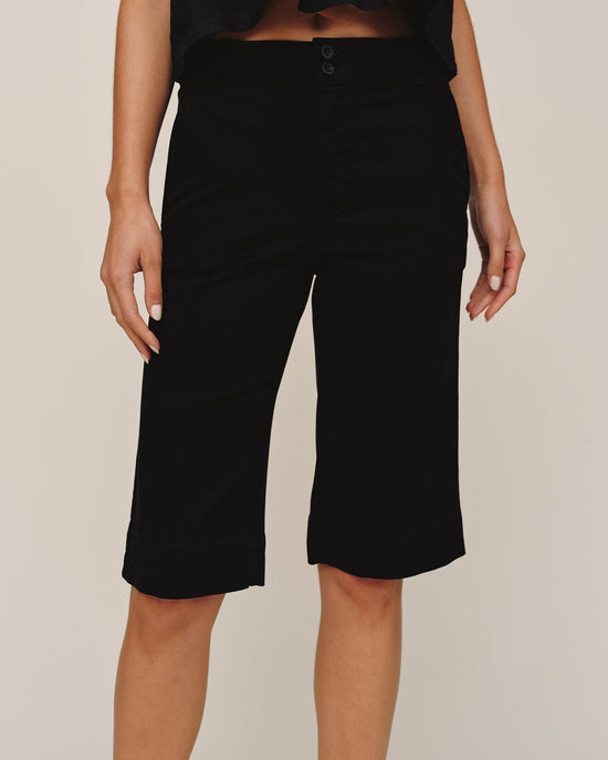 Bella Dahl Saige Bermuda- Black
