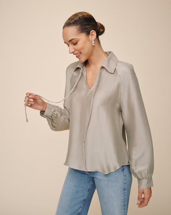 Bella Dahl Long Sleeve Raglan Pullover - Soft Sage