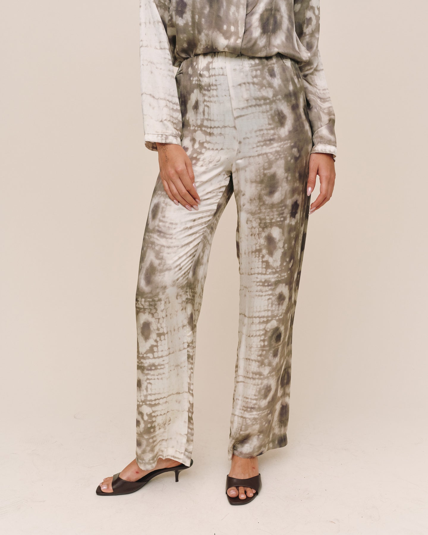 No Side Seam Clean Waist Wide Leg - Sage Snake Print