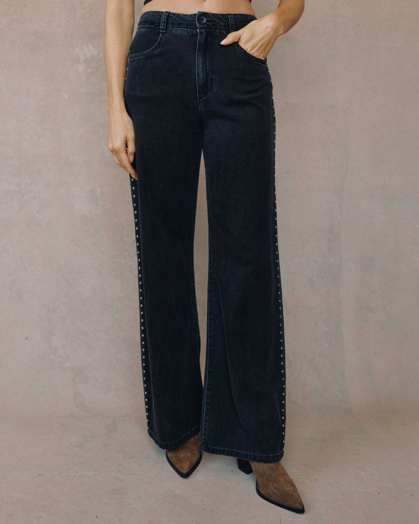 Bella DahlAnya Studded Vintage Jean - Moon Shadow WashPants