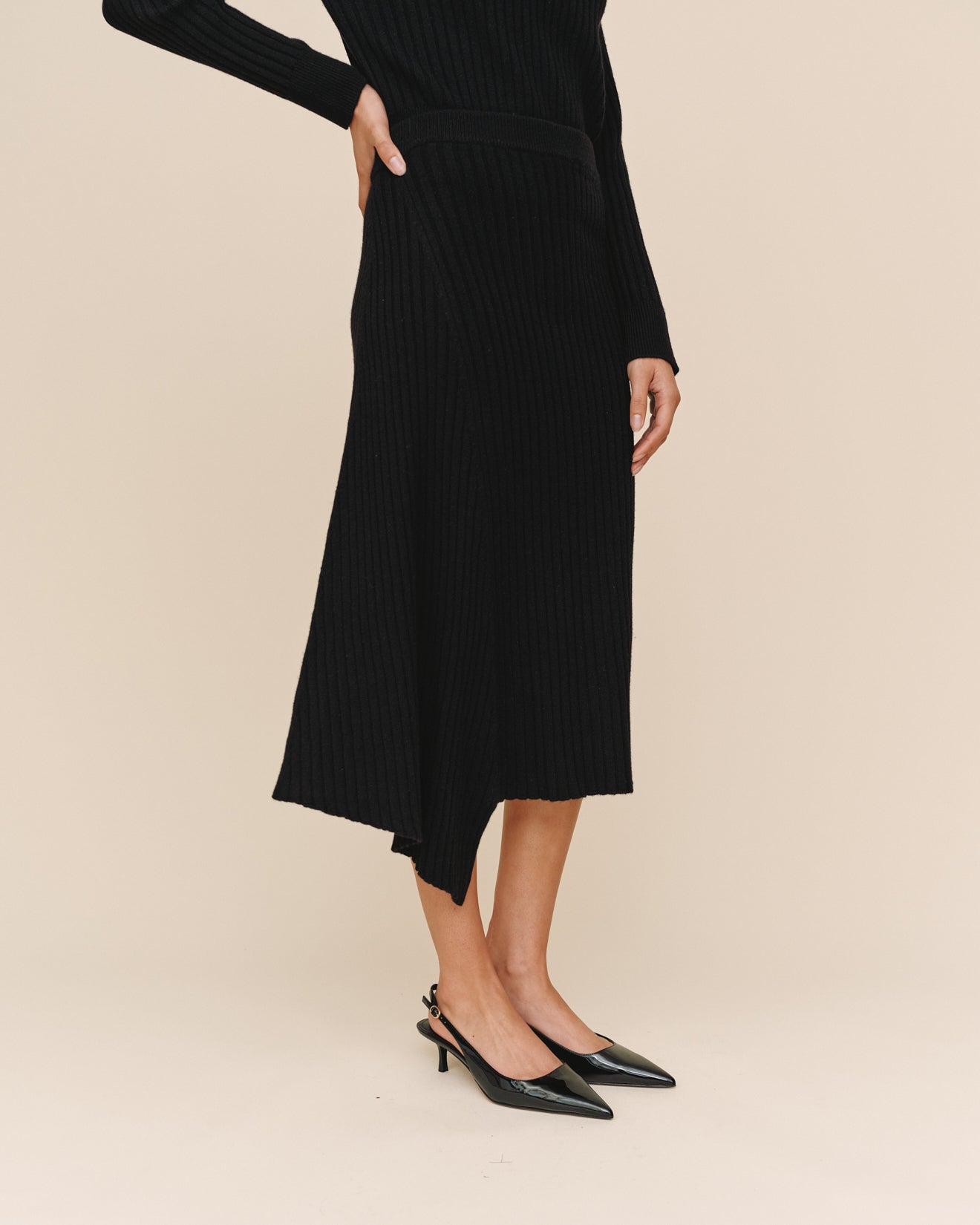 Bella DahlAsymmetric Hem Skirt - BlackSkirts