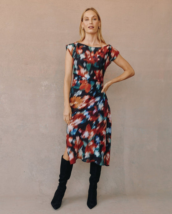 Bella Dahl Boat Neck Cap Sleeve Midi Dress - Blurred Floral Print View 2