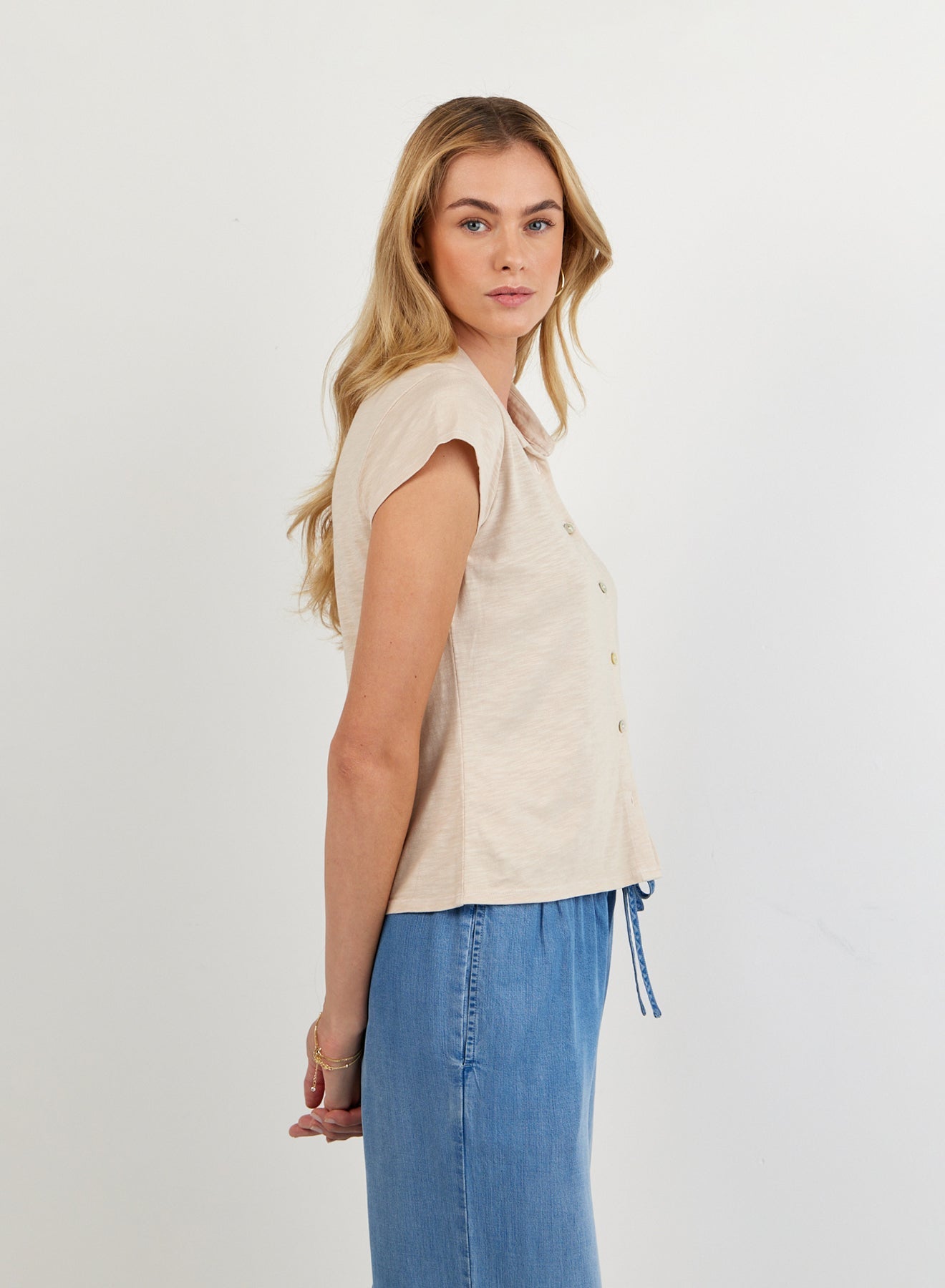 Bella DahlCap Sleeve Button Down - Linen SandTops