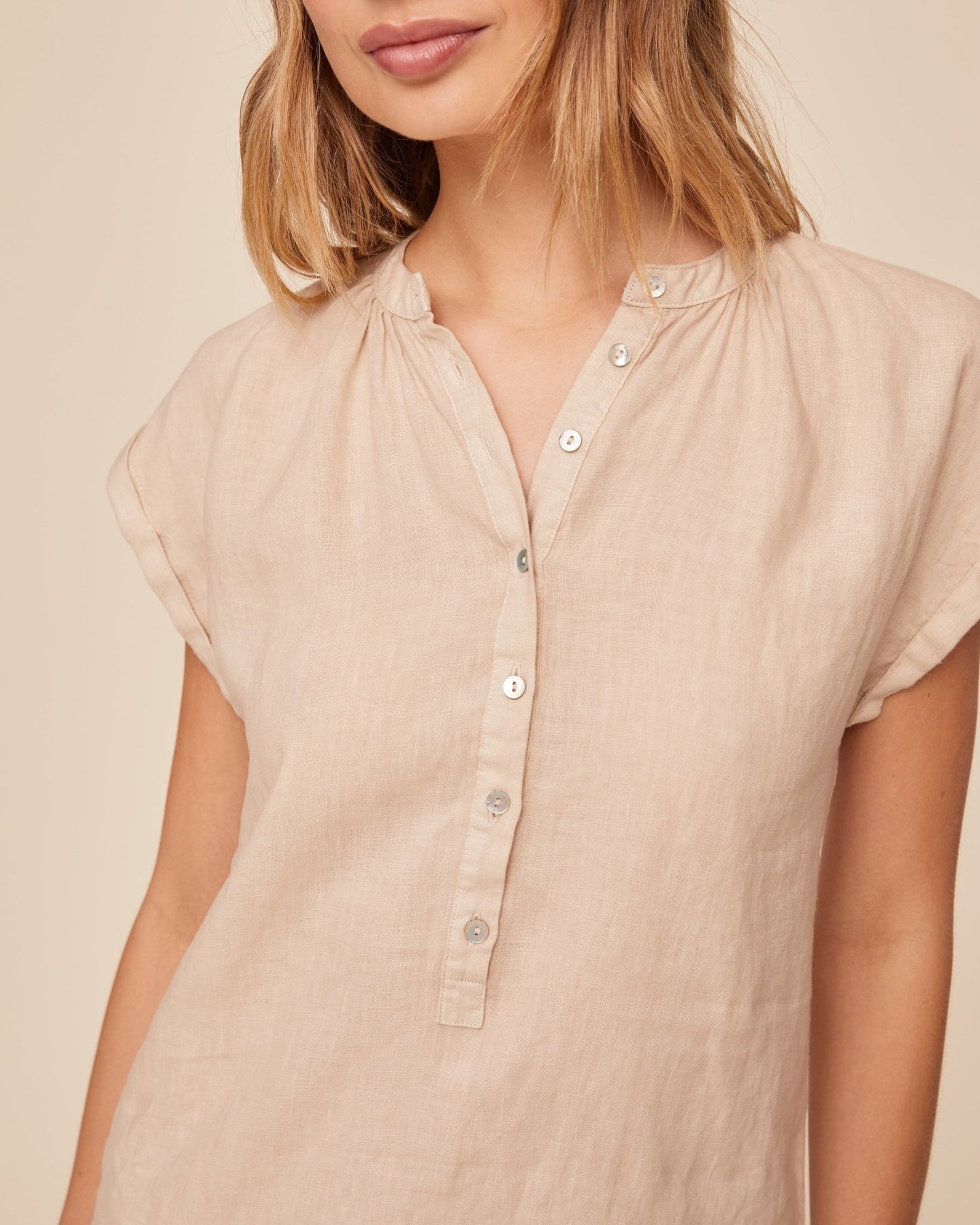 Bella DahlCap Sleeve Henley Dress - Linen SandDresses
