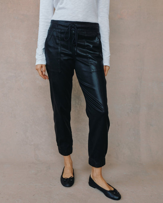 Bella Dahl Chelsea Luxe Pocket Jogger - Black View 2