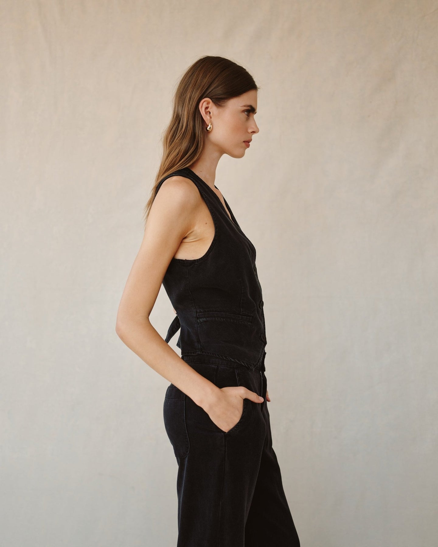 Bella DahlCinch Back Vest - Dark Graphite WashTops