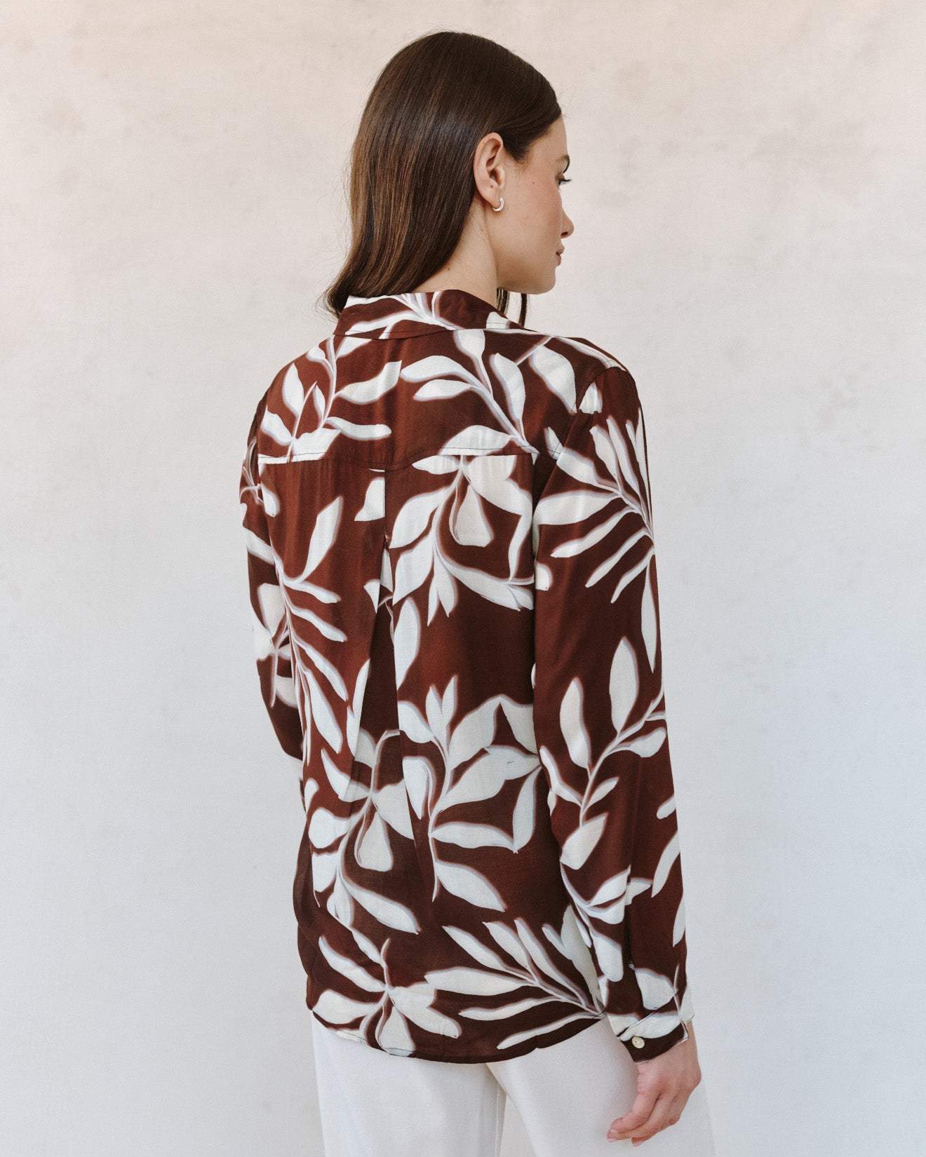 Bella DahlClassic Button Down - Botanical Blur PrintTops