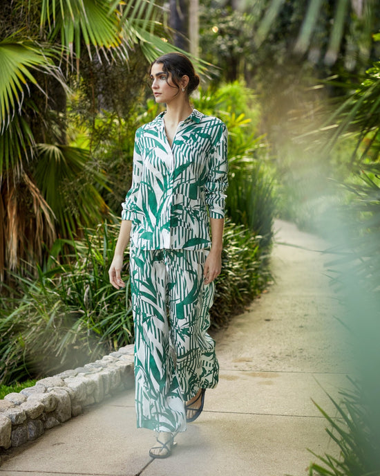 Bella Dahl Classic Button Down - Palm Paradise Print