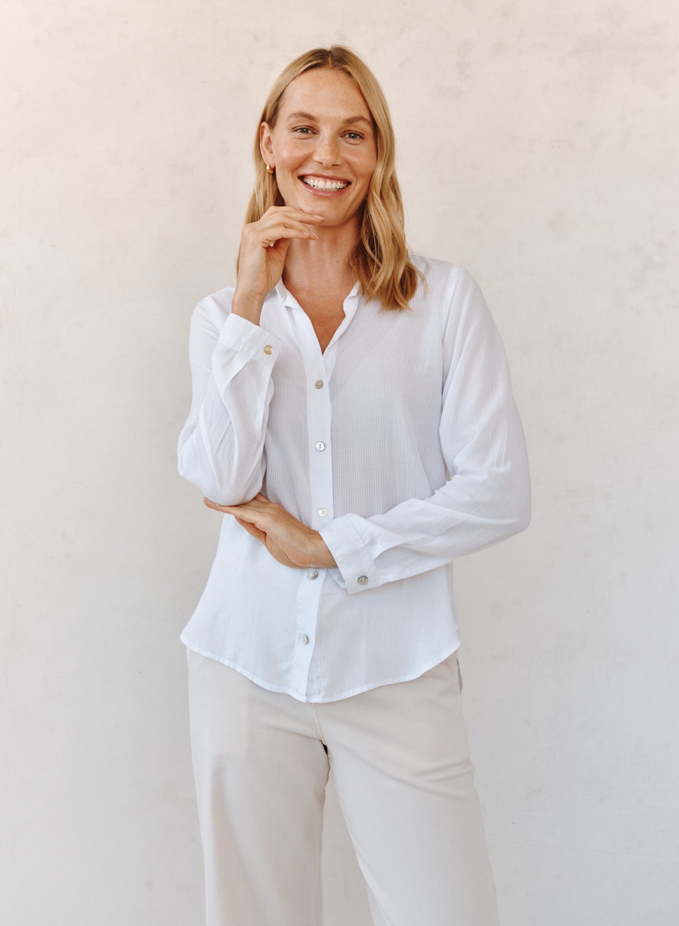 Bella DahlClassic Button Down Shirt - WhiteTops