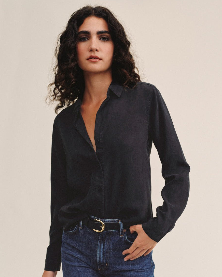 Bella DahlClassic Button Down - Vintage BlackTops