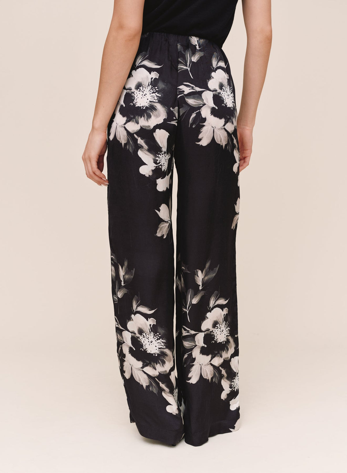 Bella DahlClean Bias Pant - Noir Bloom PrintPants