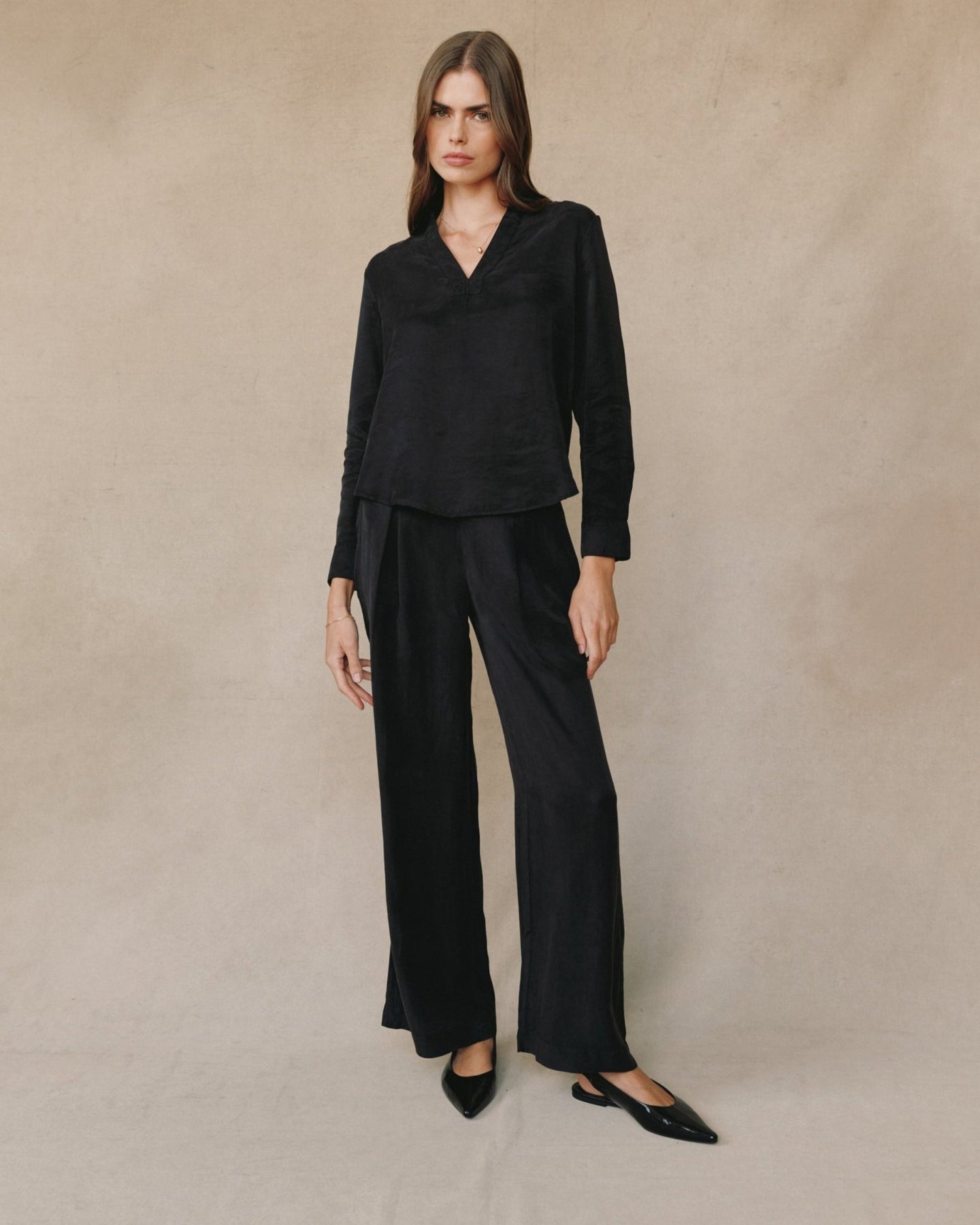 Bella DahlClean Front Pullover - BlackTops