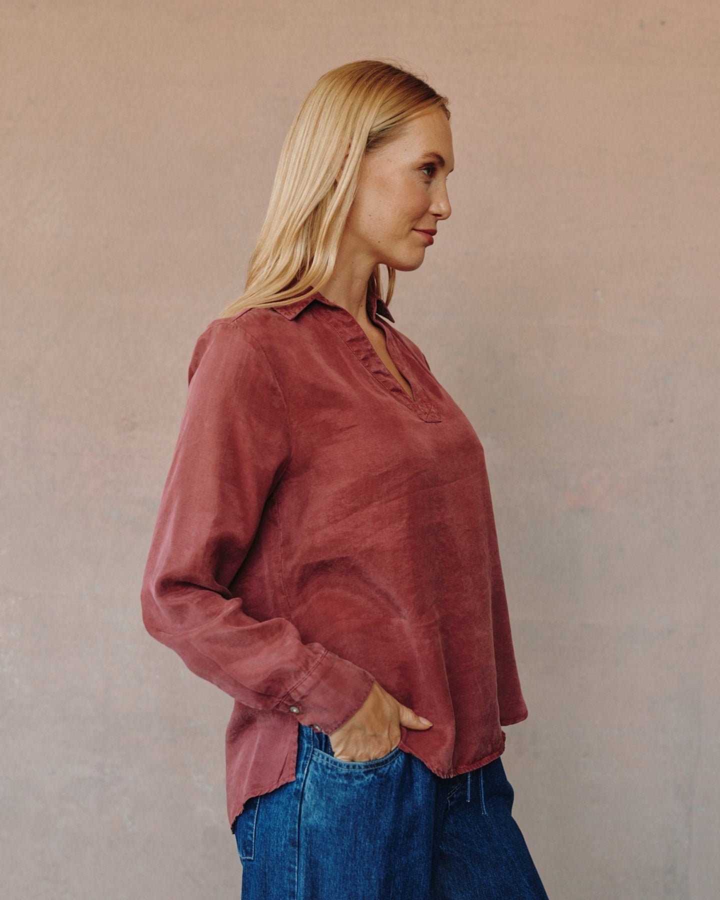 Bella DahlClean Front Pullover - Ruby DuskTops