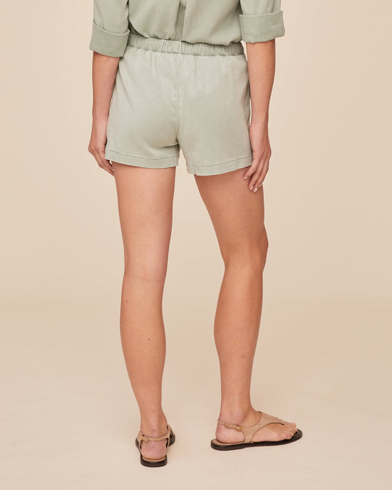 Bella Dahl Catalina Clean Front Short - Oasis Green View 2