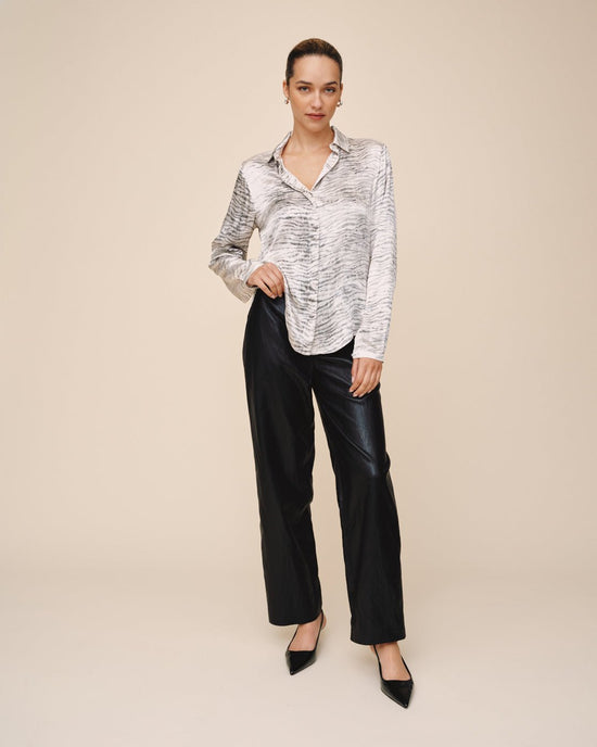 Bella Dahl Clean Hidden Placket - Snow Tiger View 2