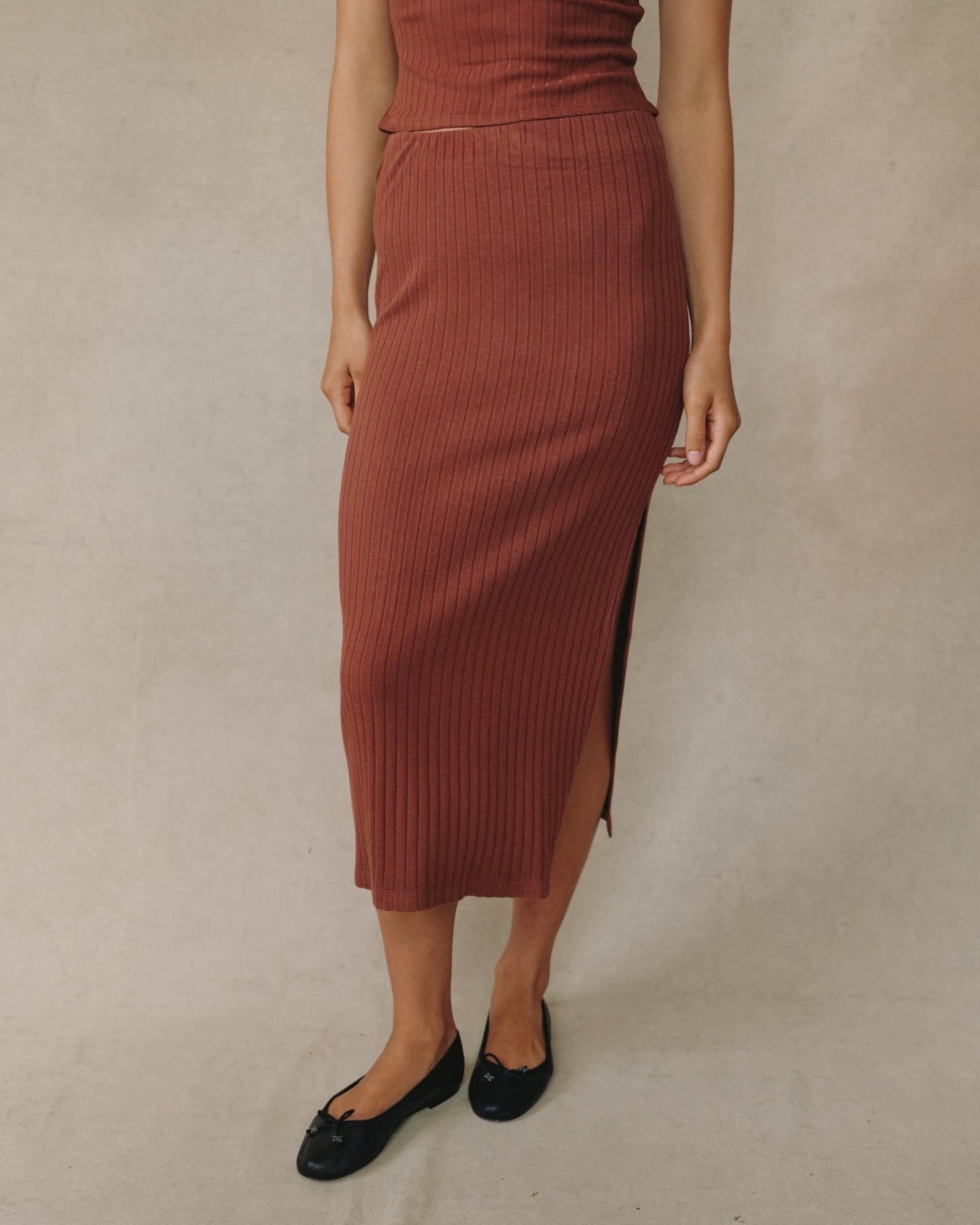 Bella DahlClean Waist Knit Skirt With Side Slit - Autumn AmberSkirts