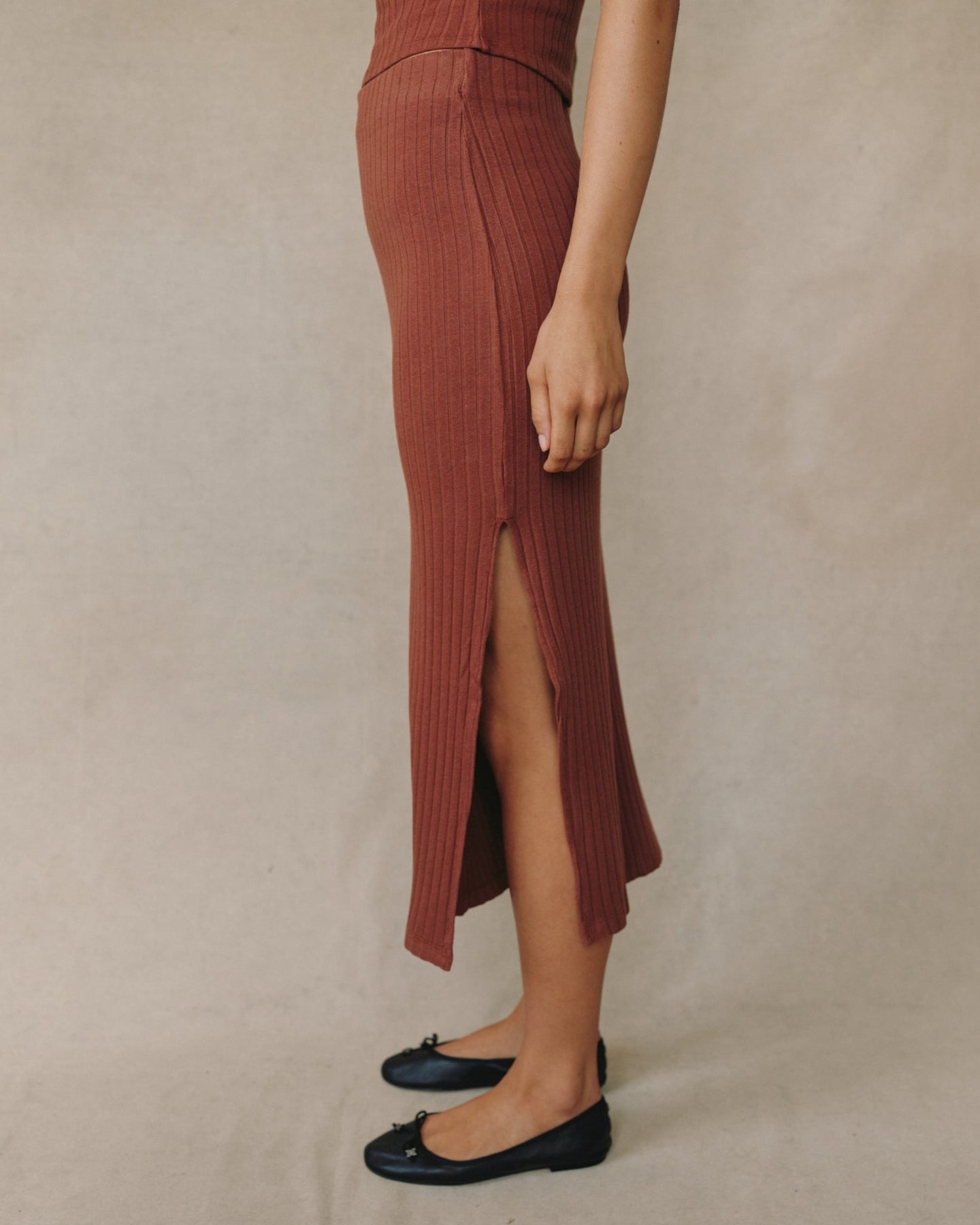 Bella DahlClean Waist Knit Skirt With Side Slit - Autumn AmberSkirts