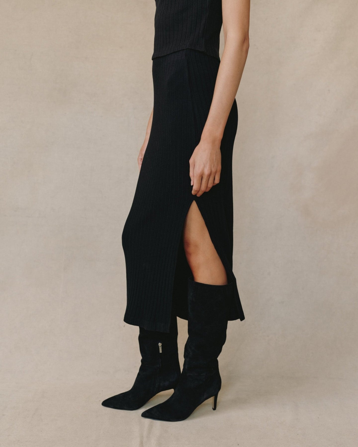 Bella DahlClean Waist Knit Skirt With Side Slit - BlackSkirts