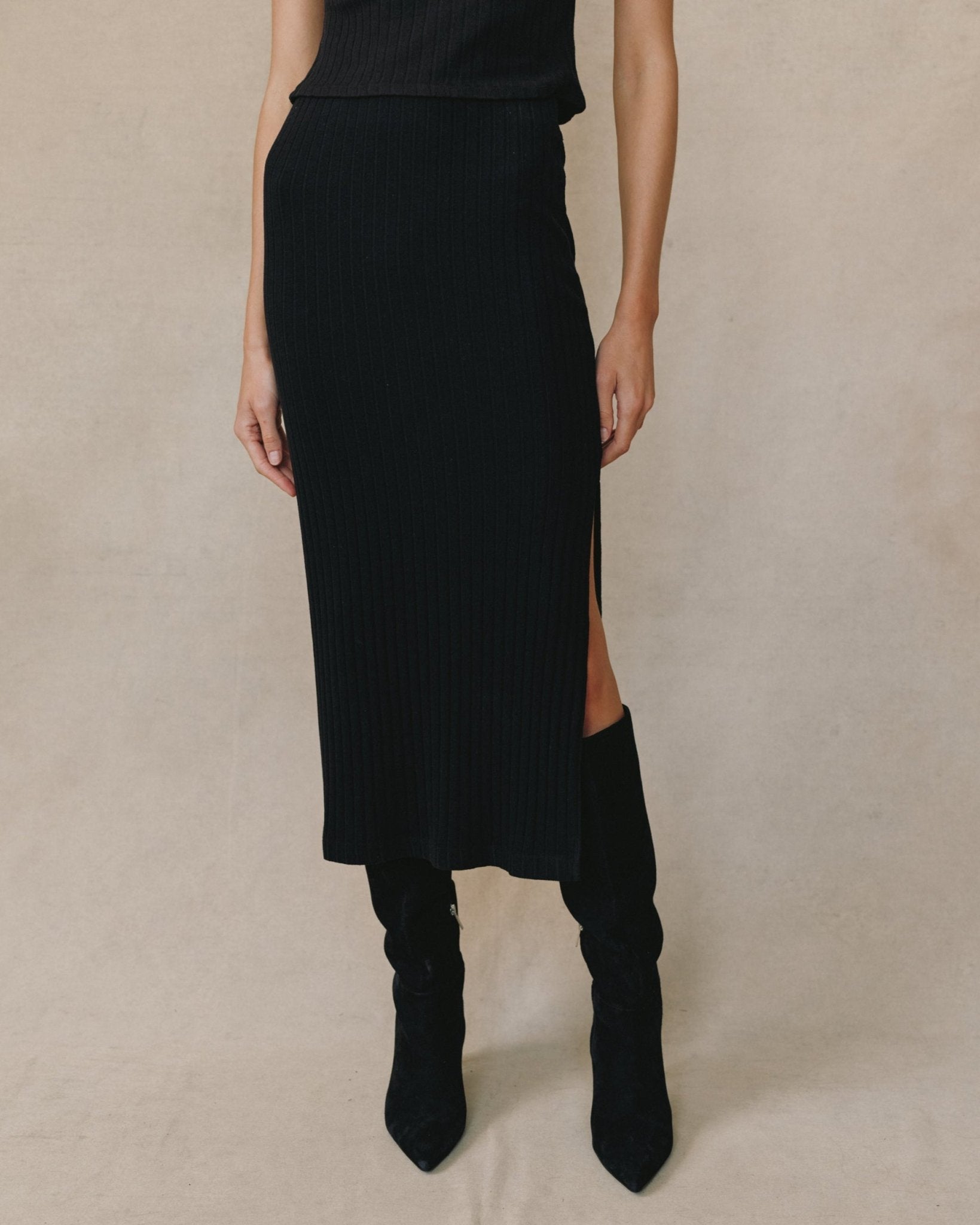 CLEAN WAIST KNIT SKIRT WITH SIDE SLIT BLK - Bella Dahl