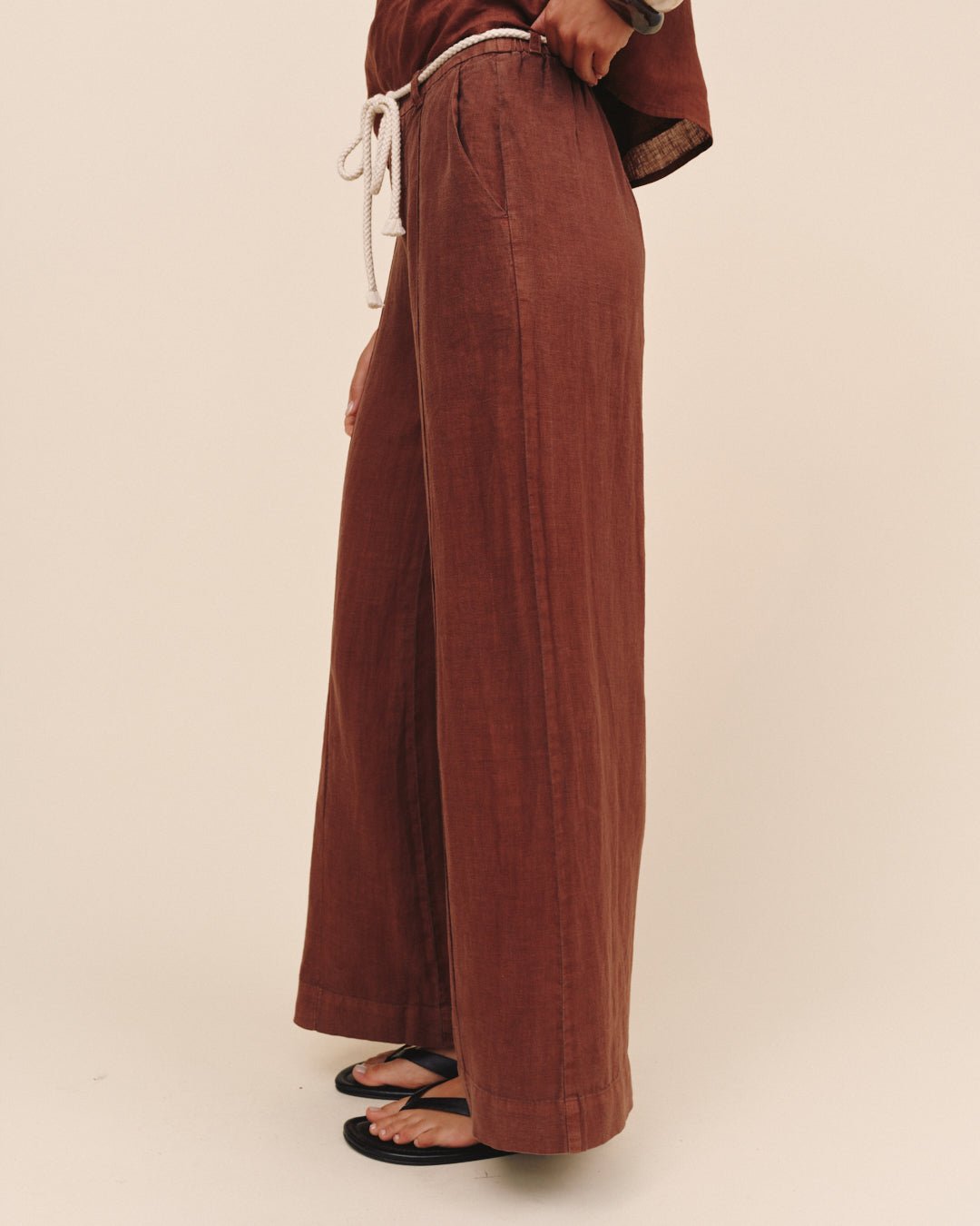 Bella DahlClean Waist Pintuck Wide Leg - Sea Glass BrownPants