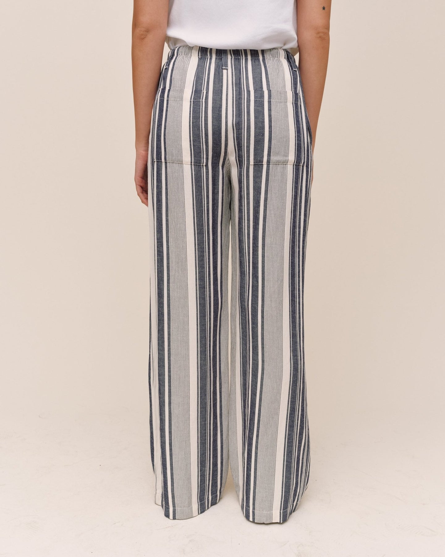 Bella DahlClean Wide Leg Pant - Worn Navy StripePants