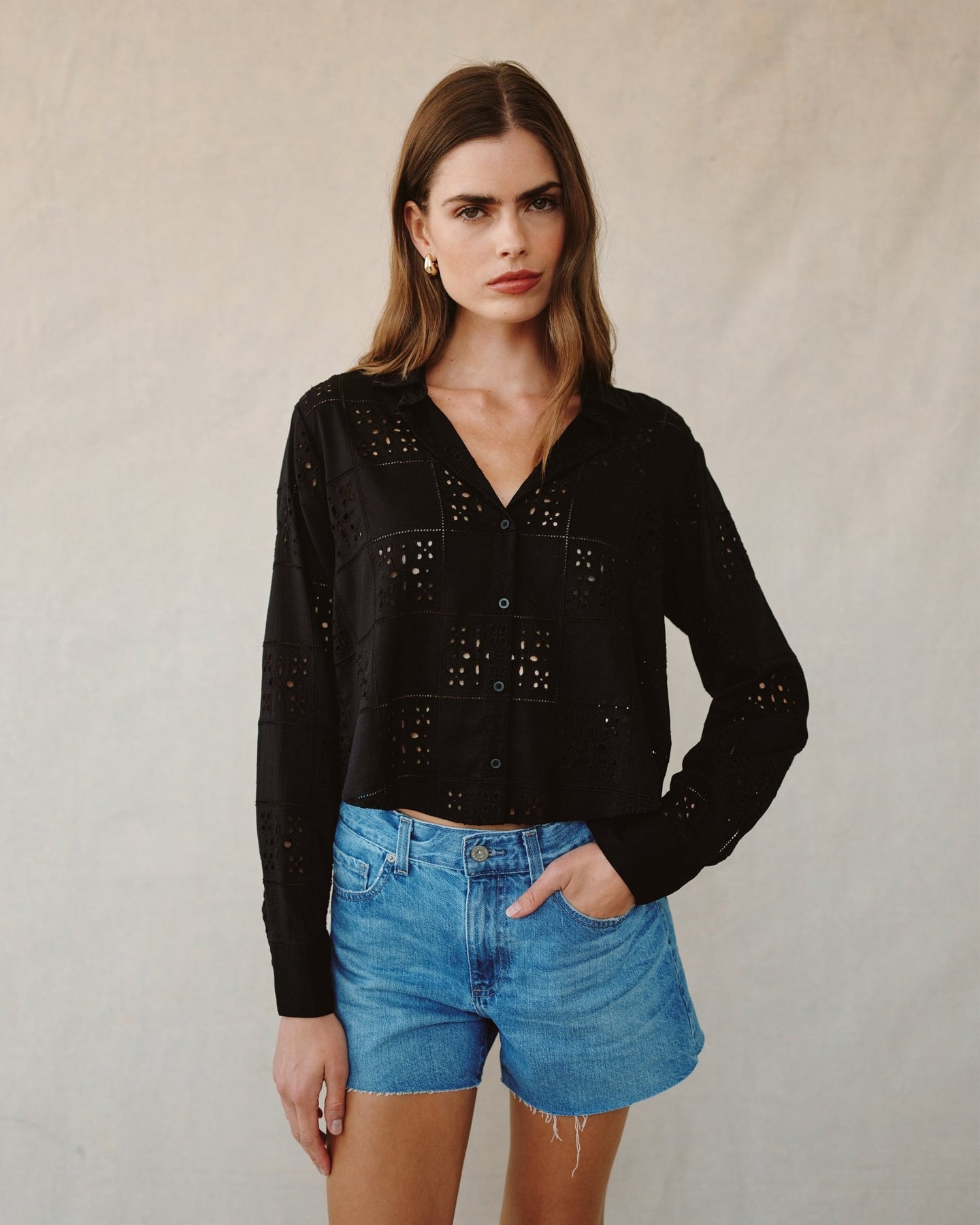 Bella DahlContrast Button Down - BlackTops