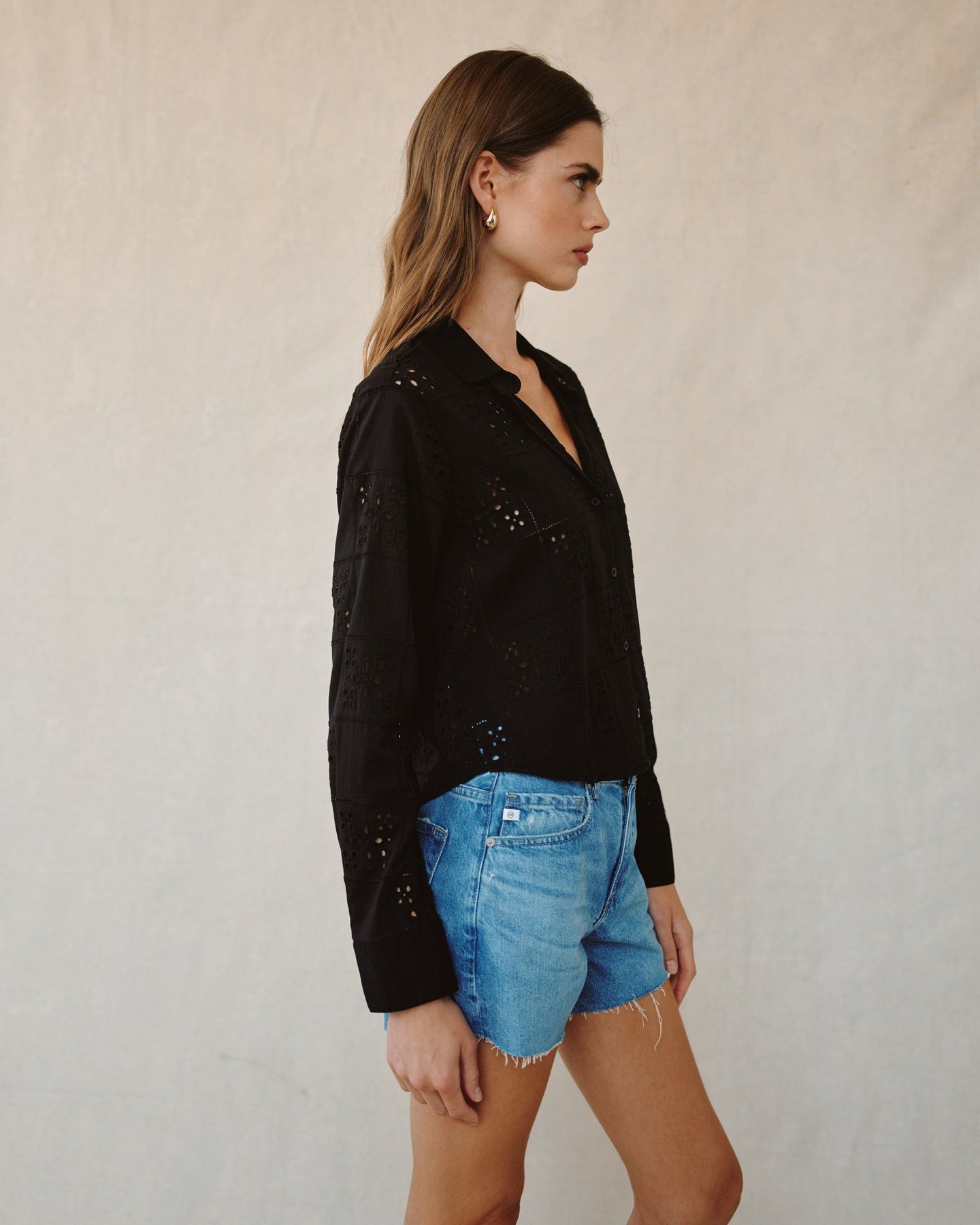 Bella DahlContrast Button Down - BlackTops