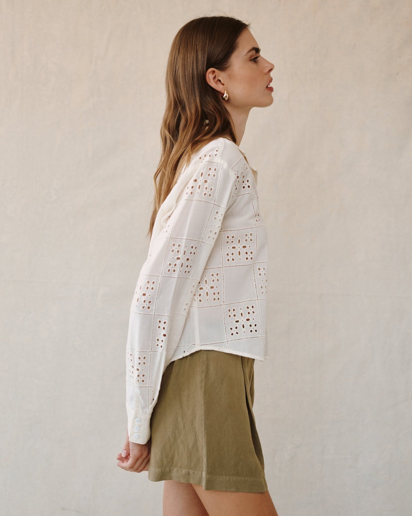 Bella DahlContrast Button Down - Soft IvoryTops