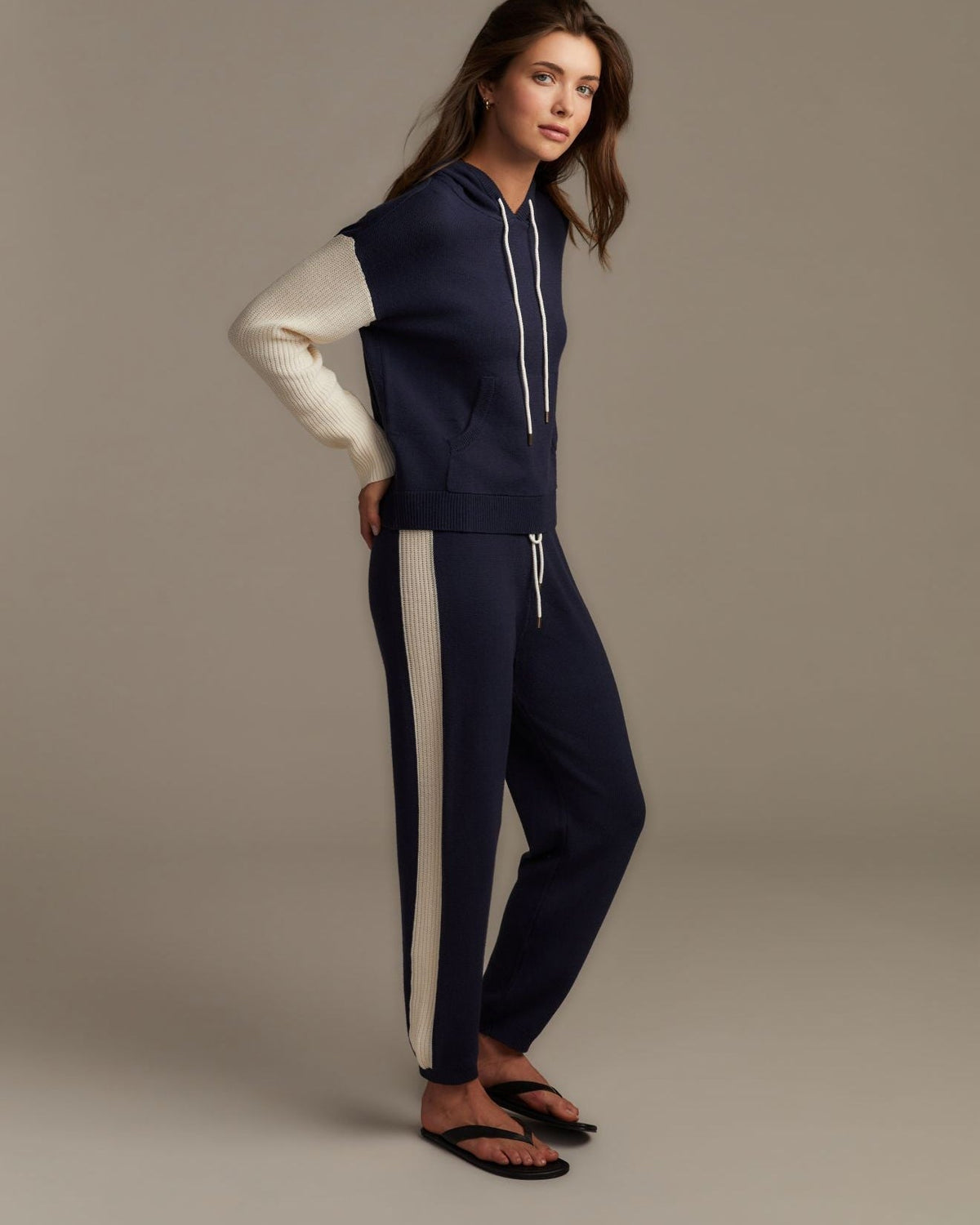 Bella DahlContrast Hoodie - Midnight FrostSweaters