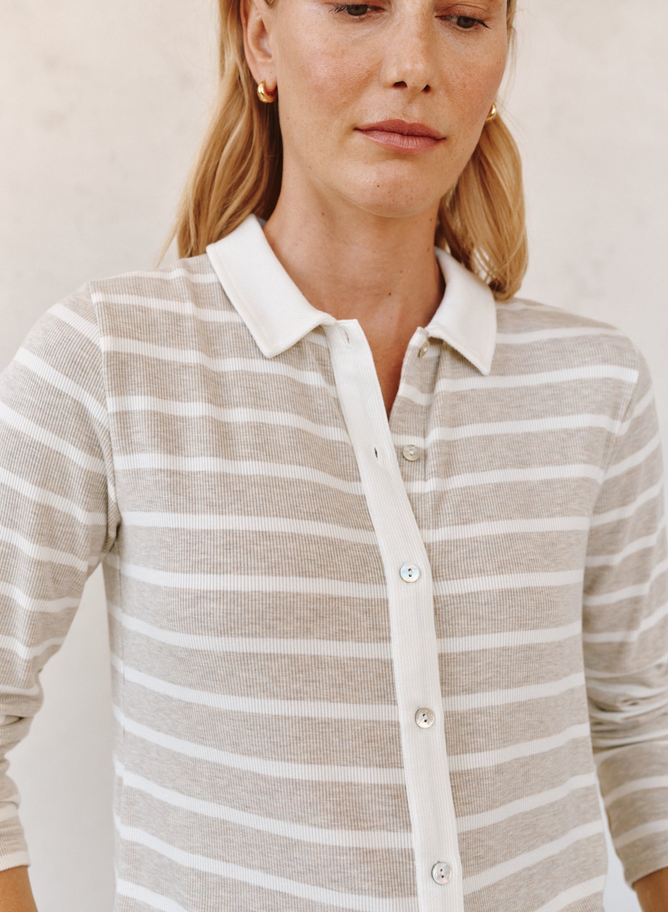 Bella DahlContrast Placket Button Down - Sand StripeTops