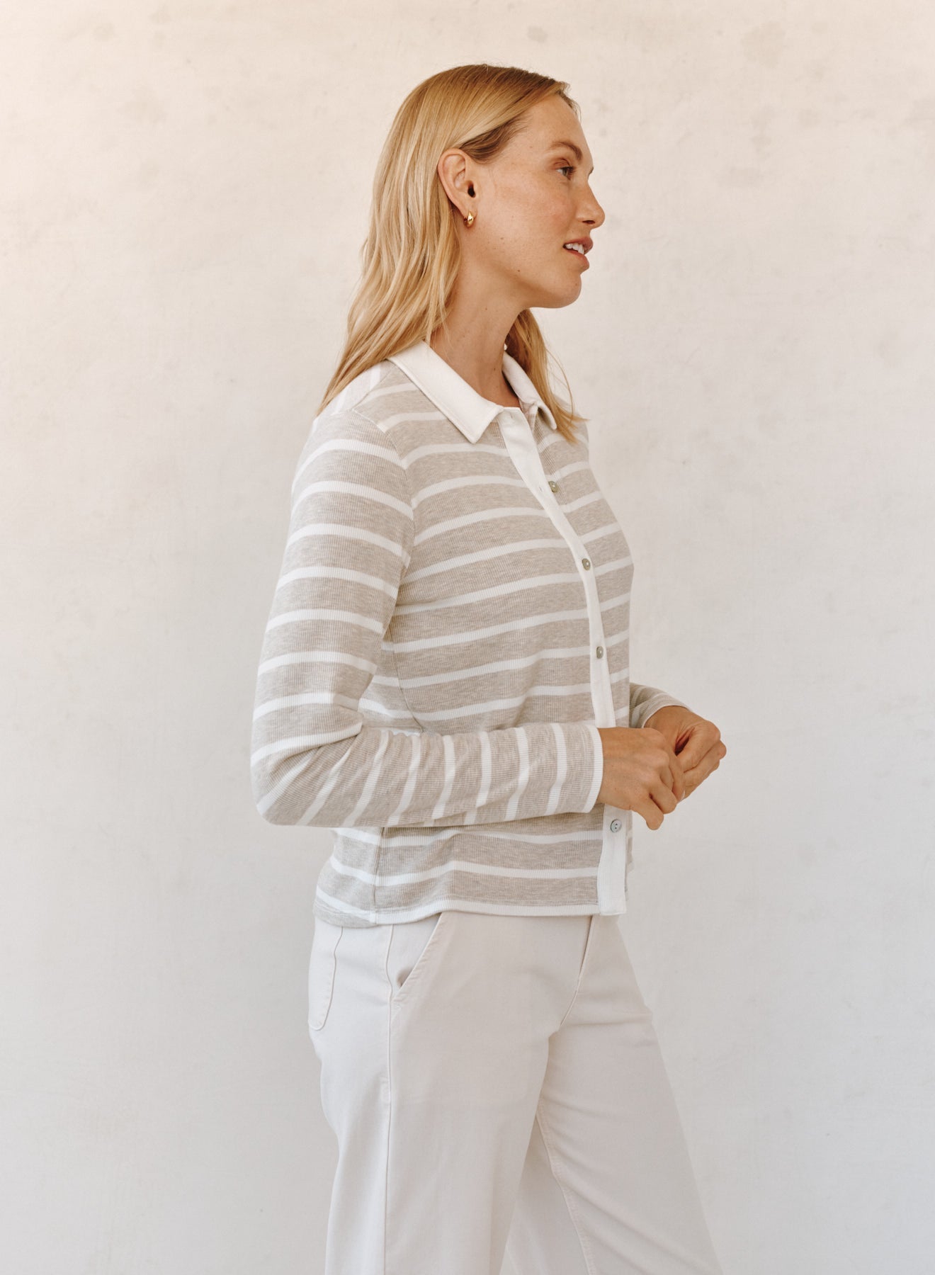 Bella DahlContrast Placket Button Down - Sand StripeTops