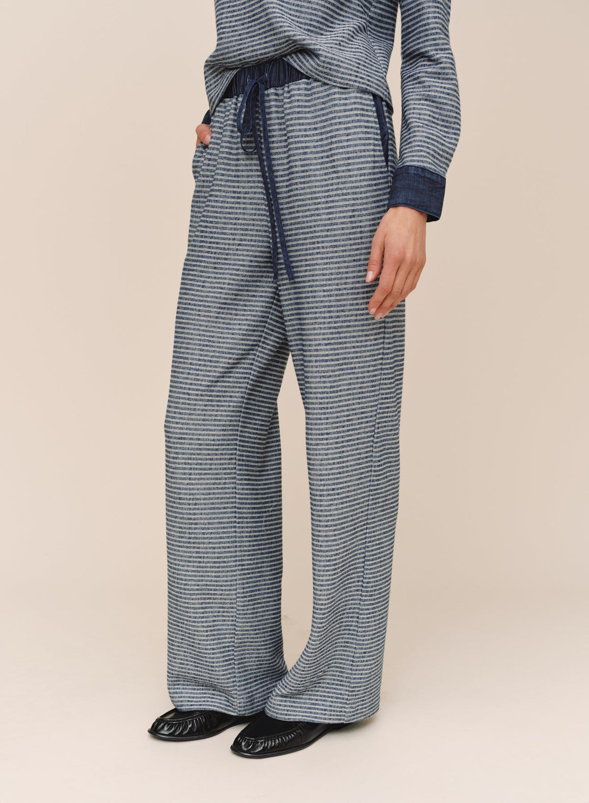 Bella DahlContrast Wide Leg Pant - Heathered IndigoPants