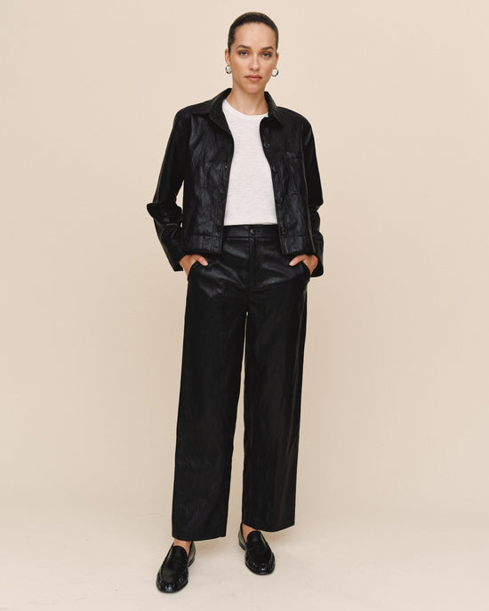 Bella Dahl Crop Pocket Button Down - Black