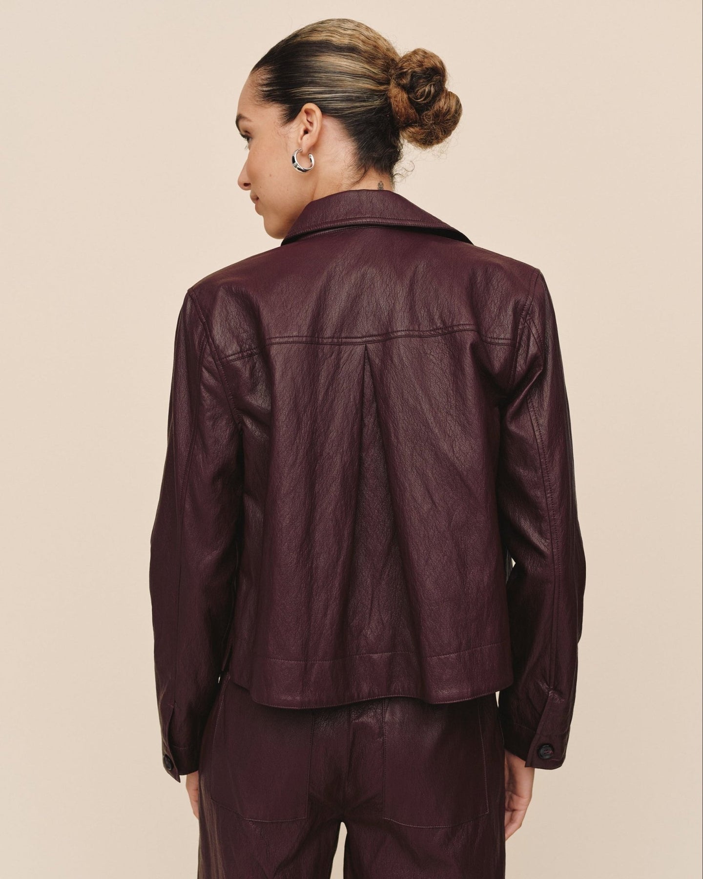 Bella DahlCrop Pocket Button Down - Crimson EmberCoats & Jackets