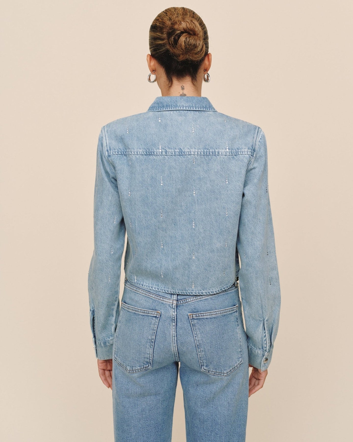 Bella DahlCrop Pocket Button Down - Vintage Ice WashTops