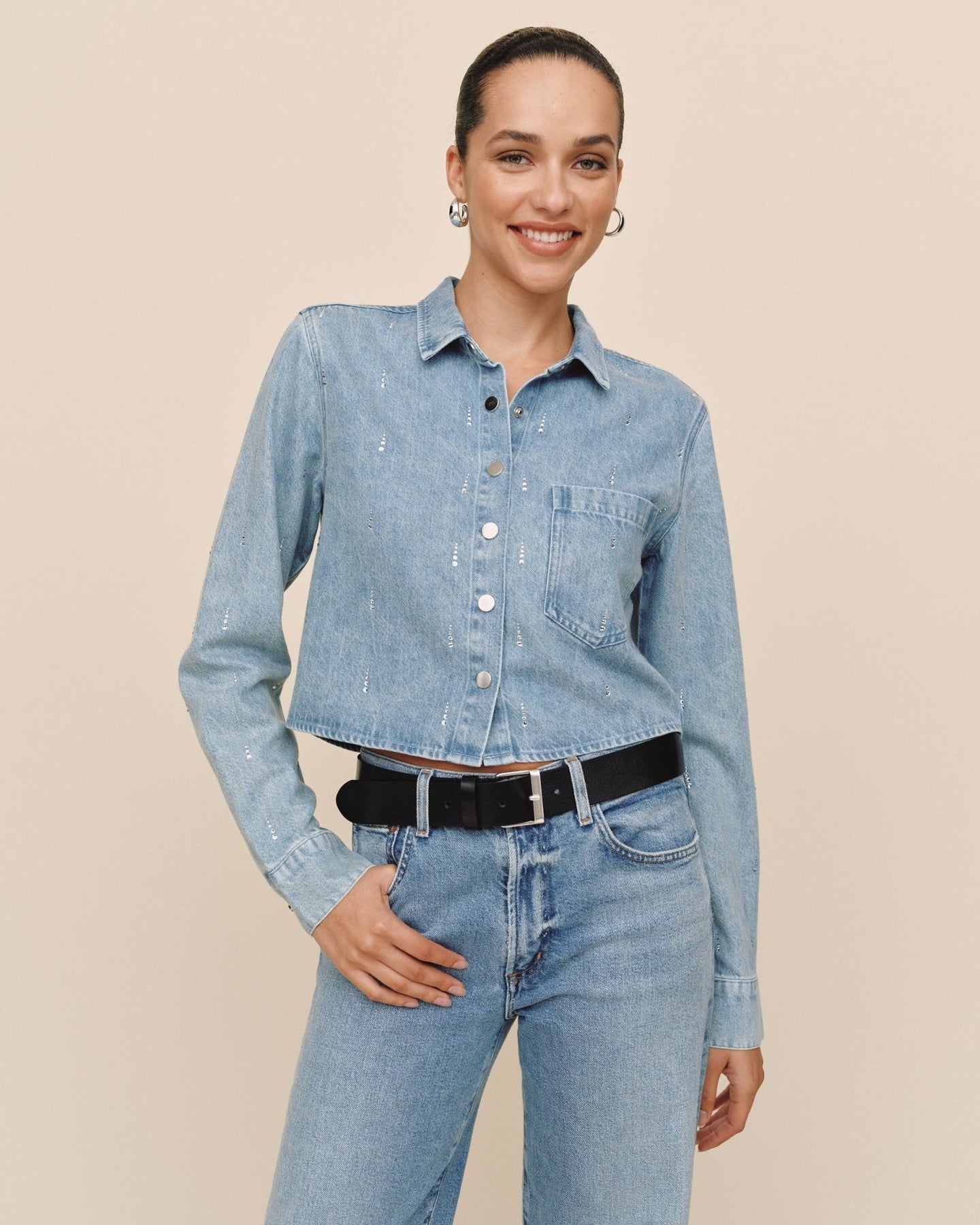 Bella DahlCrop Pocket Button Down - Vintage Ice WashTops