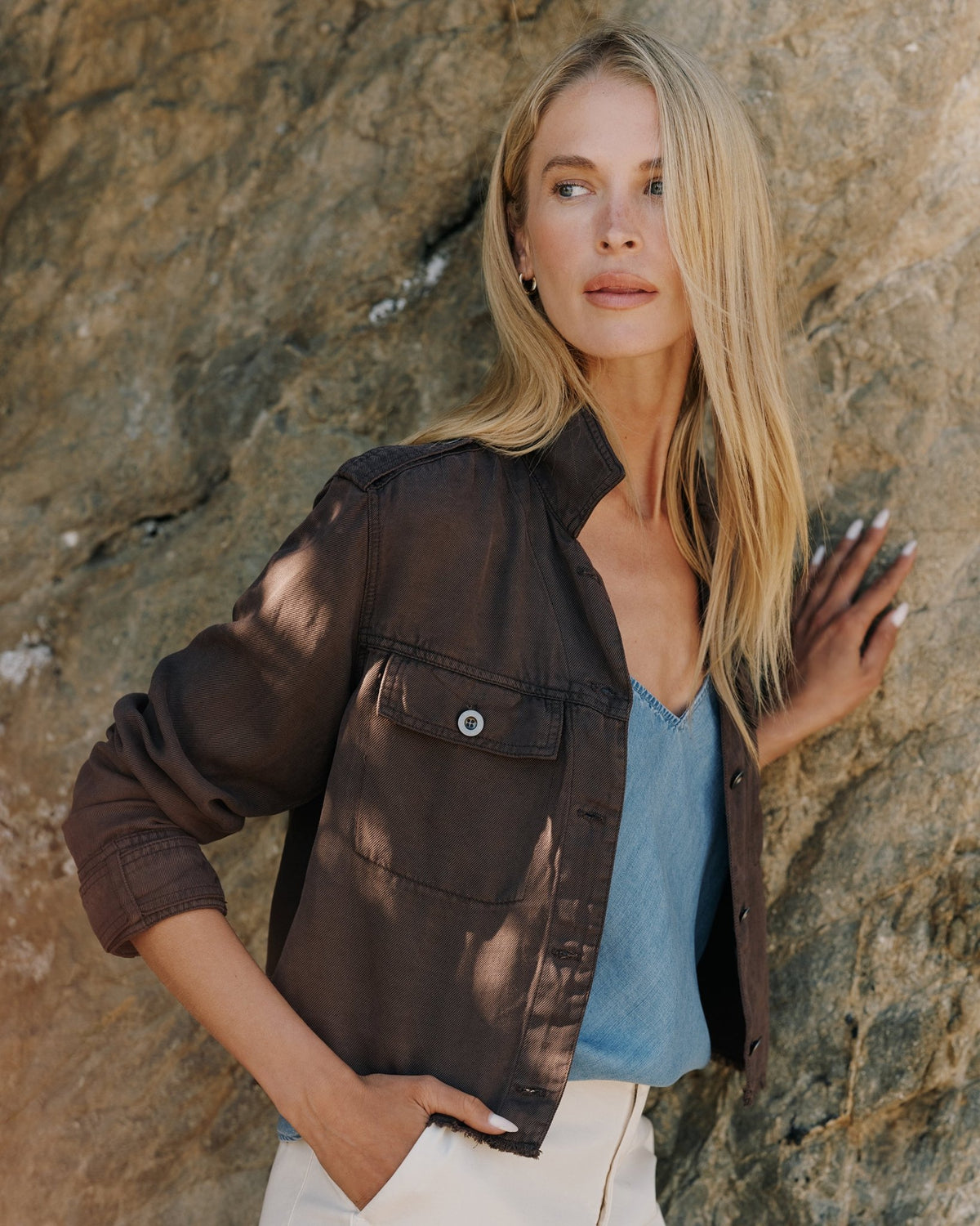 Bella DahlCropped Utility Jacket With Fray Hem - Dark RoastCoats & Jackets