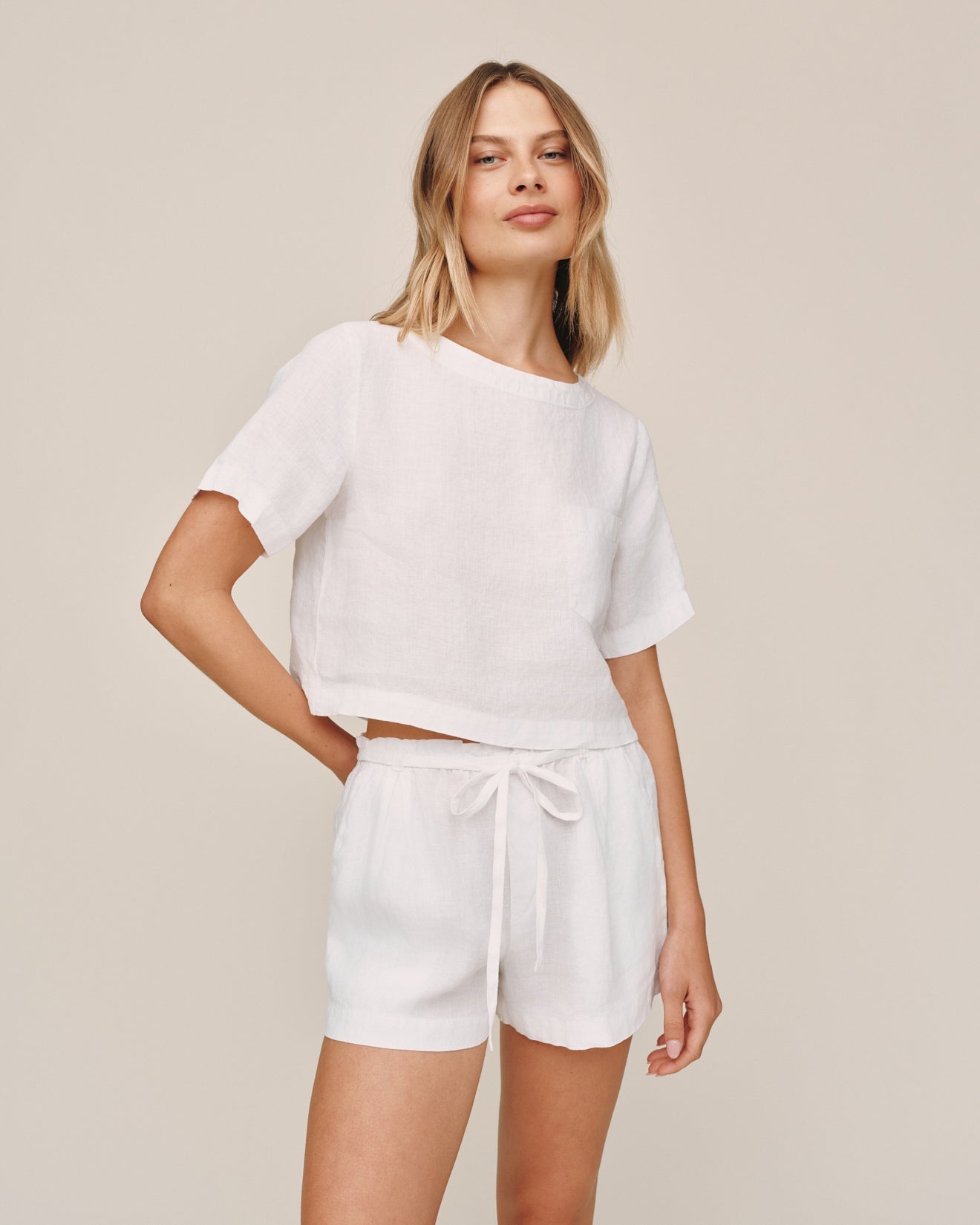 Bella DahlDouble Pleat Tie Short - WhiteShorts