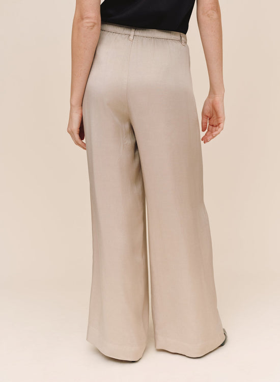 Bella Dahl Double Pleat Wide Leg With Elastic Back - Field Khaki View 2