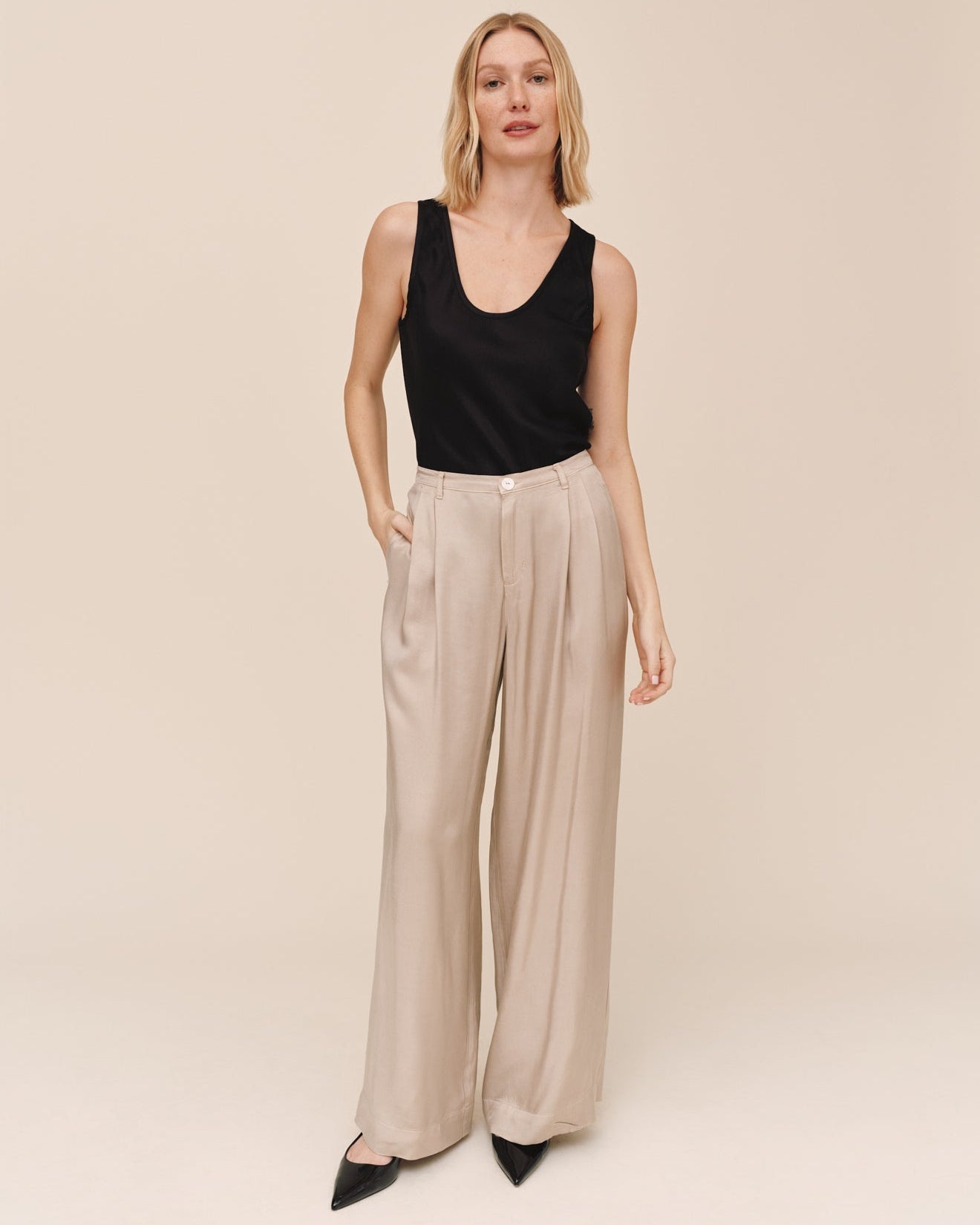 Bella DahlDouble Pleat Wide Leg With Elastic Back - Field KhakiPants