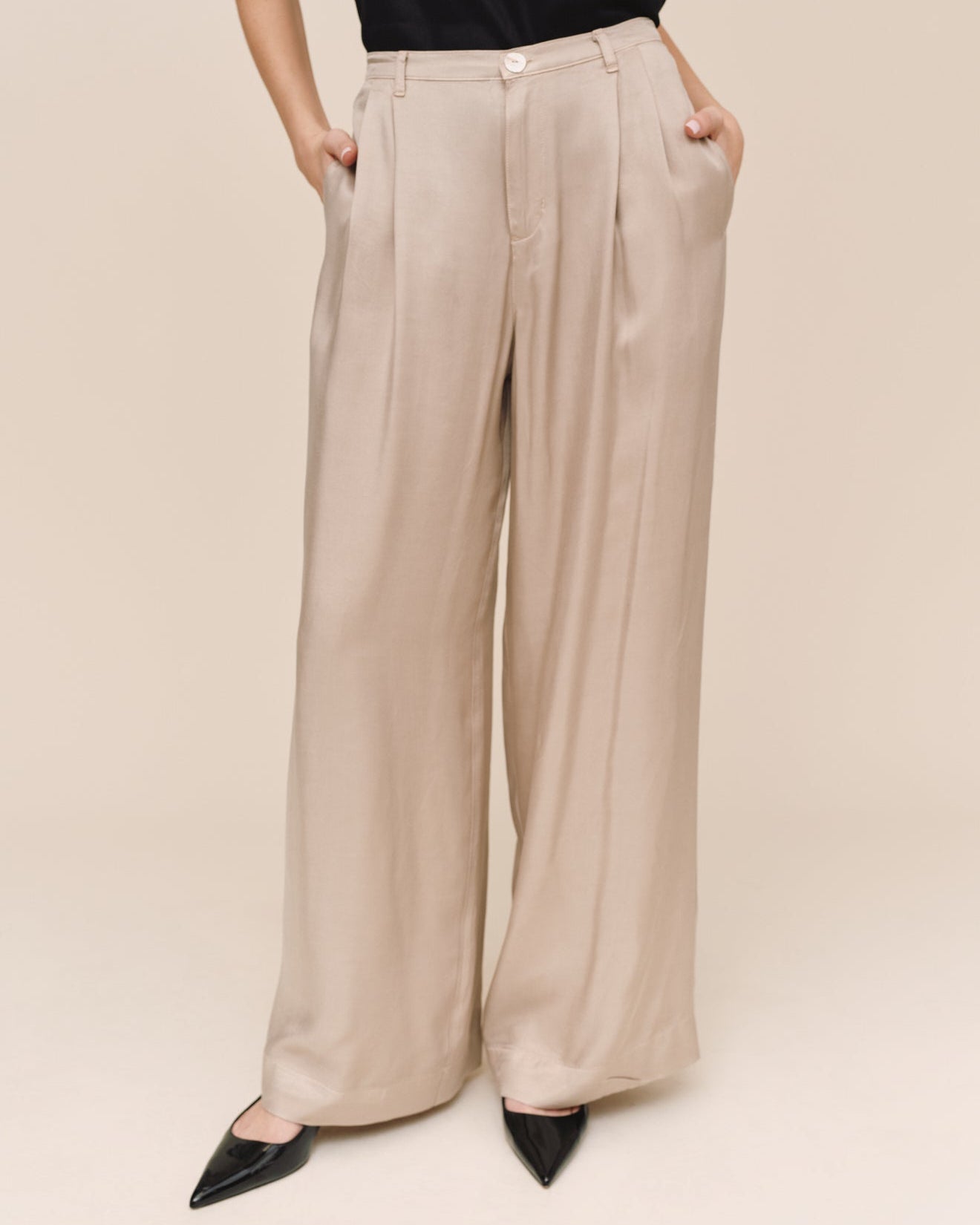 Bella DahlDouble Pleat Wide Leg With Elastic Back - Field KhakiPants