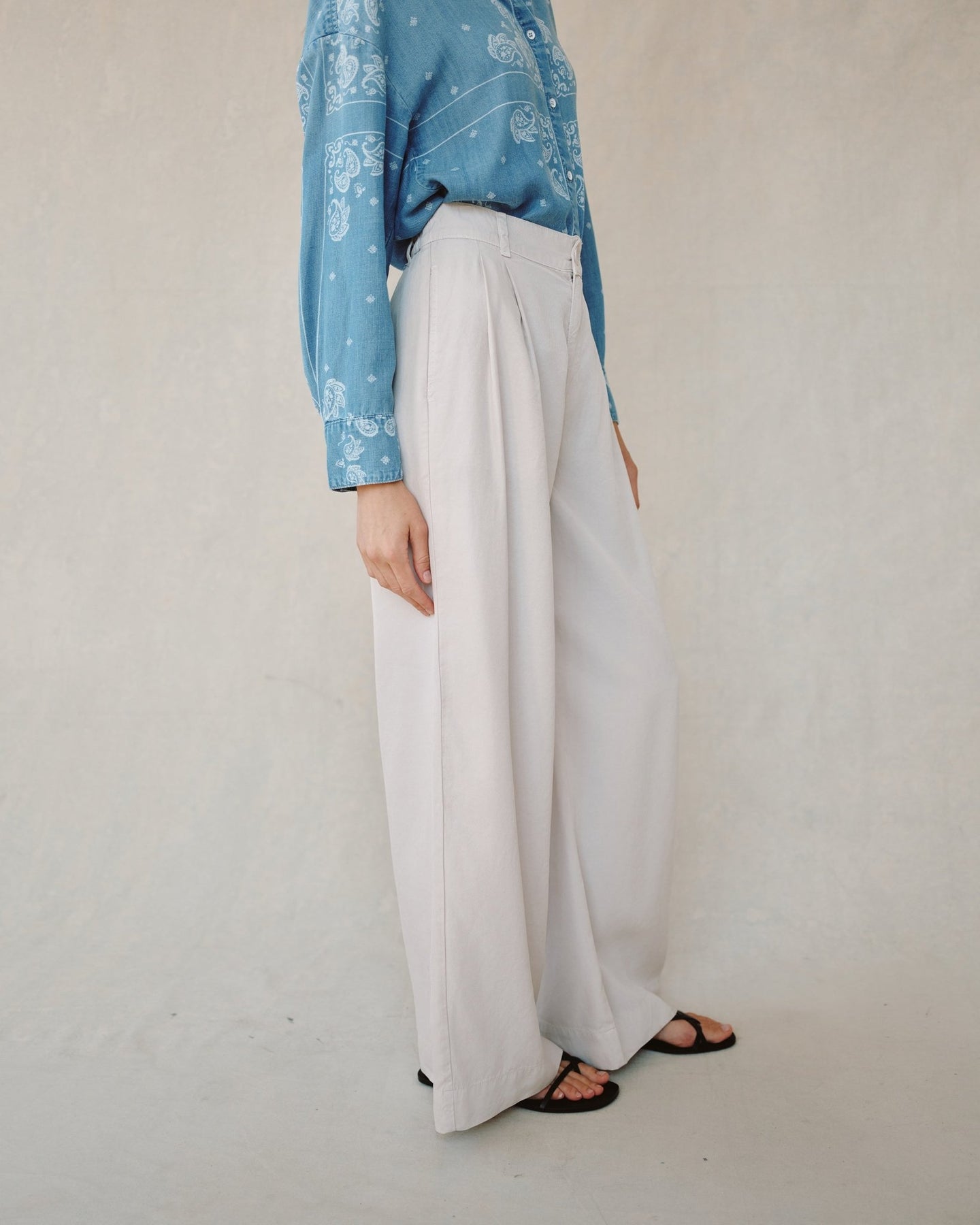 Bella DahlDouble Pleated Wide Leg High Waist Pant - Ivory StonePants