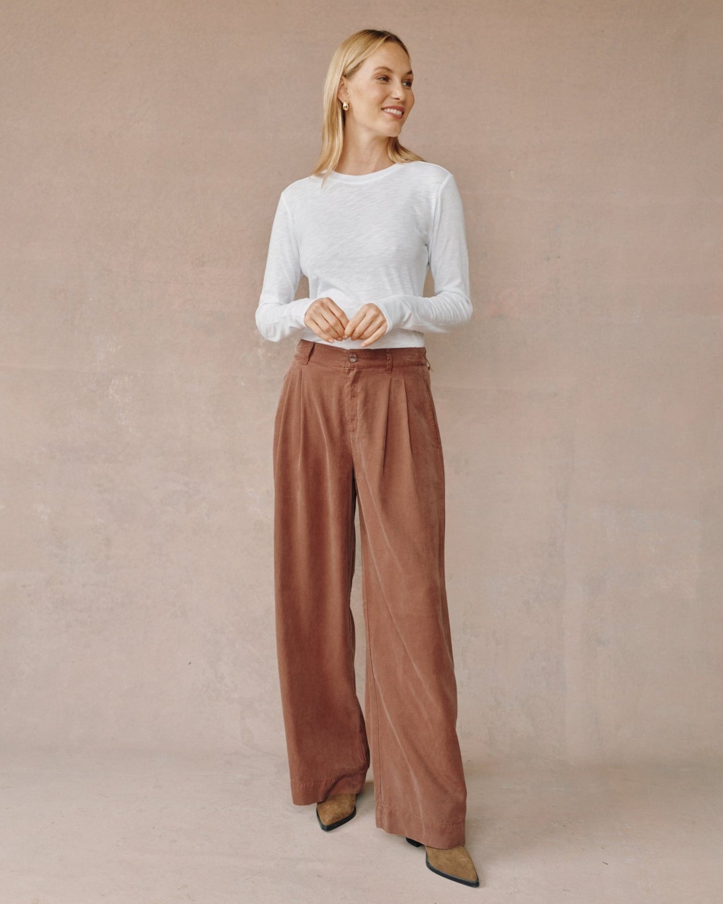 Bella DahlDouble Pleated Wide Leg High Waist Pant - Saddle BrownPants
