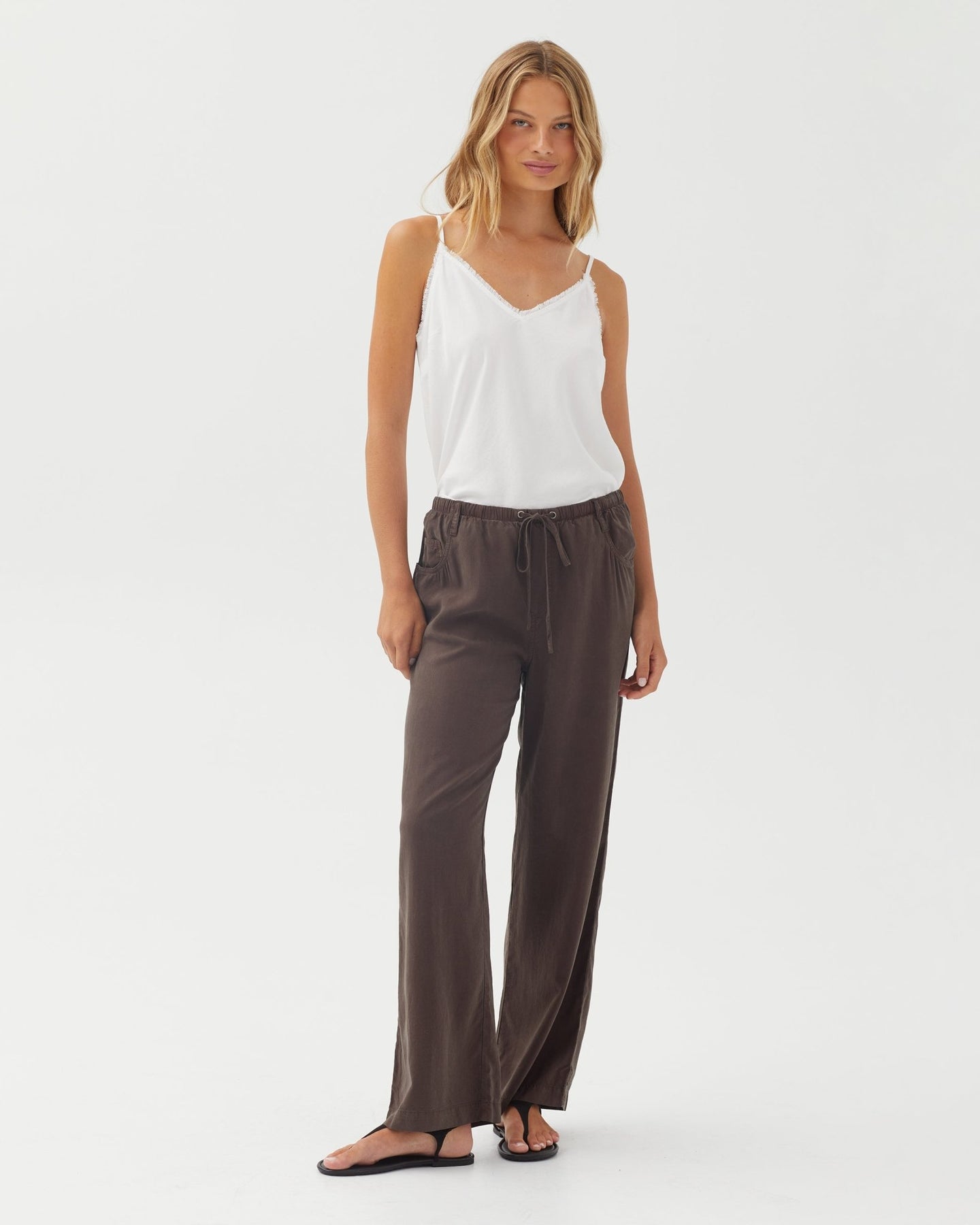 Bella DahlDrawstring Jean - Dark ChestnutPants