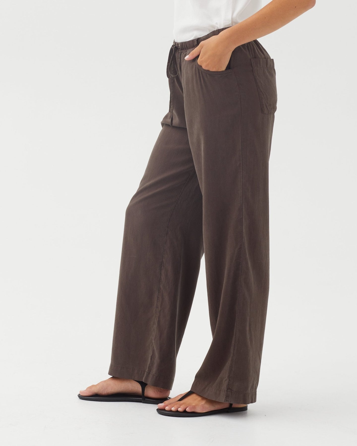 Bella DahlDrawstring Jean - Dark ChestnutPants